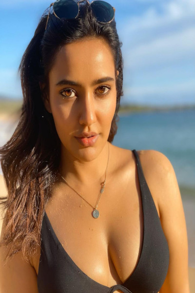 Neha Kakkar Xxx Vidoe - Neha Sharma Age, Wiki, Boyfriend, Family, Biography, Instagram