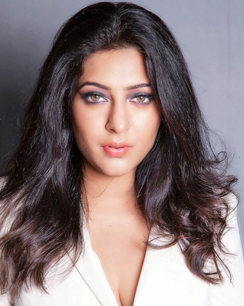 Shiny Dixit Age, Boyfriend, Family, Biography, Instagram