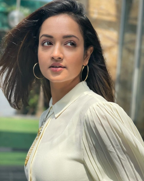 Shanvi Srivastava Hot