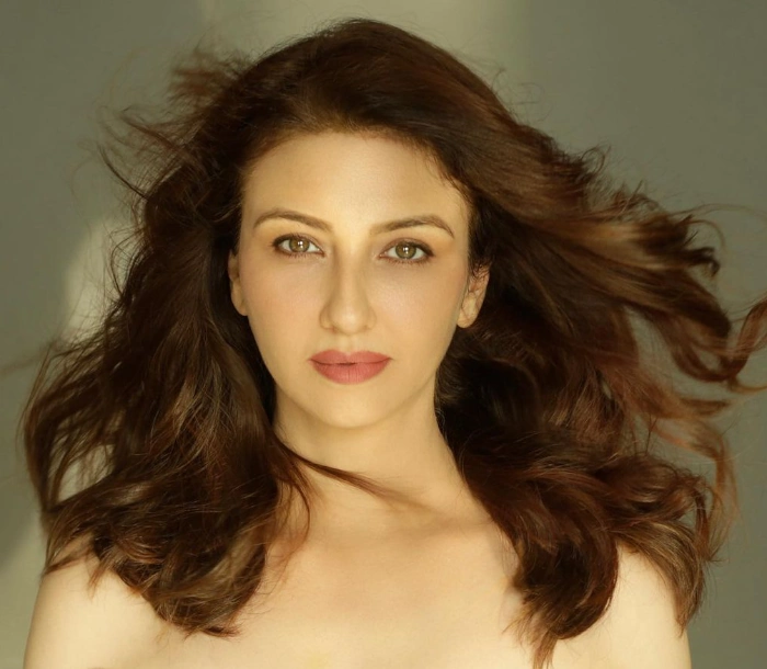 Saumya Tandon Height