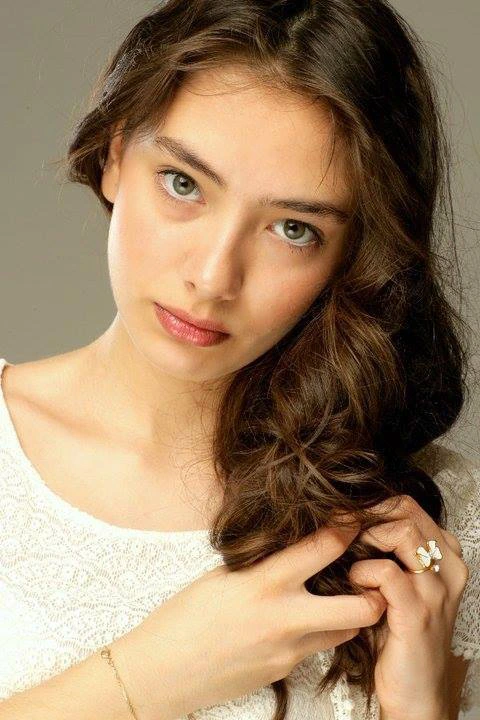 Neslihan Atagül Doğulu a Gorgeous Turkish Actress, & a Beautiful Model