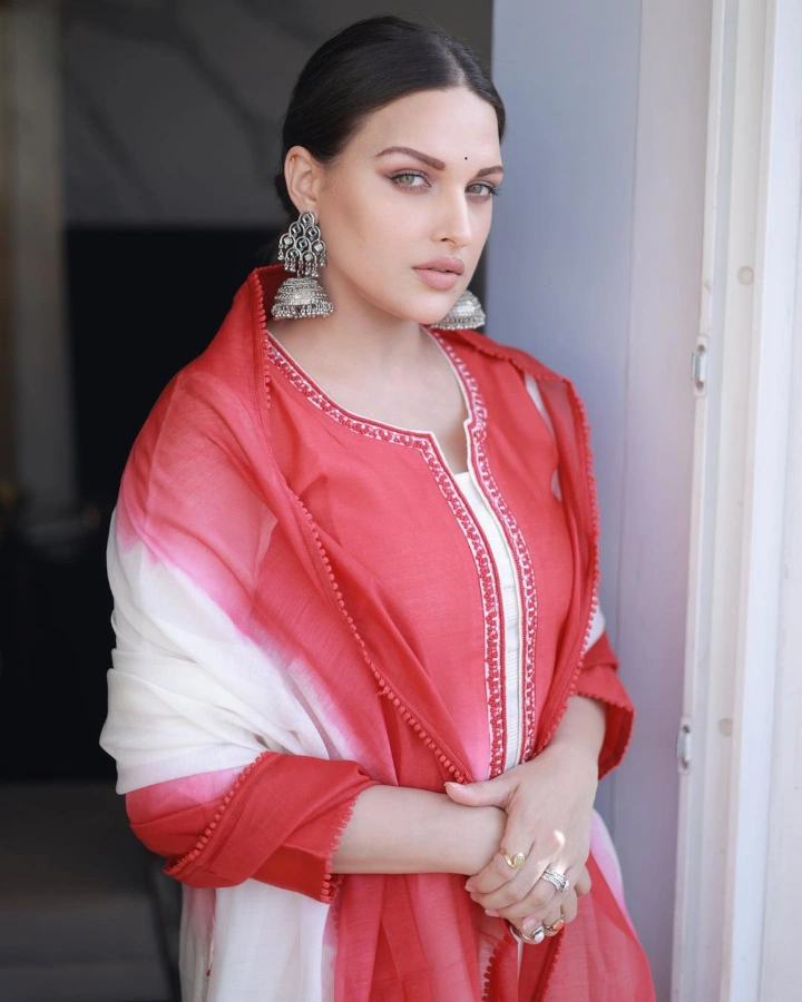 Himanshi Khurana Web series