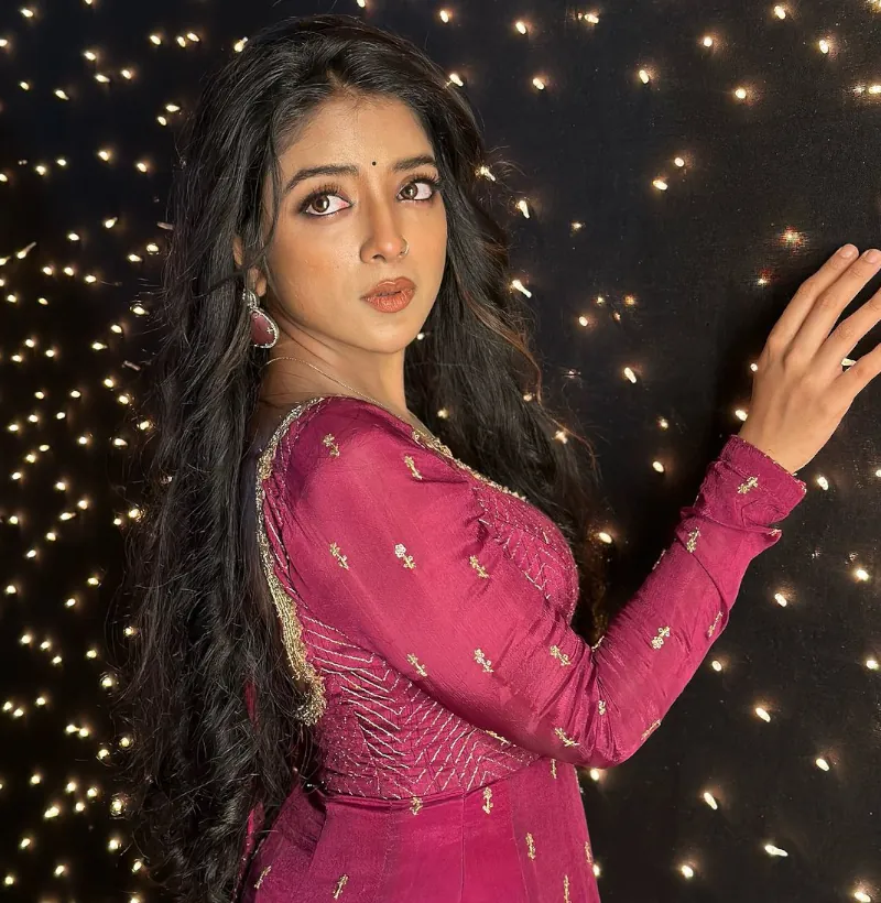 Khushi Dubey Facebook Latest Image