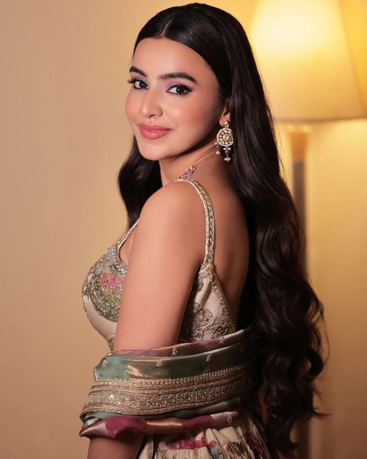 Ankitta Sharma has beautiful Dark Brown eyes